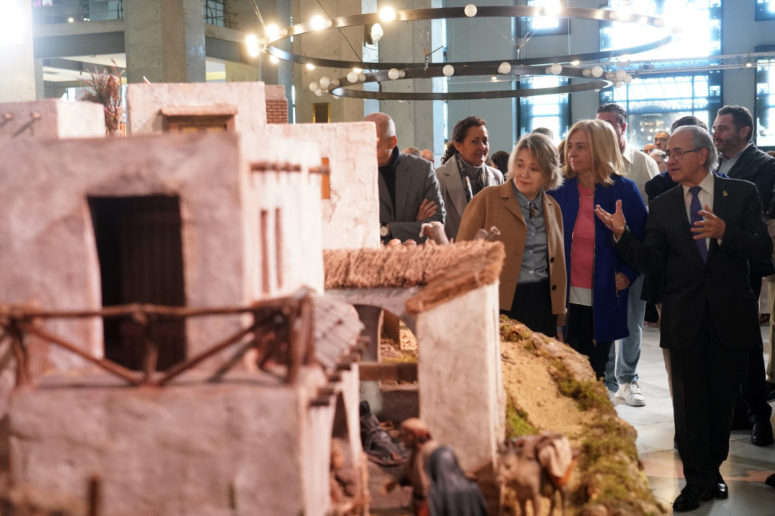 Inauguración del tradicional belén municipal del Palacio de Cibeles